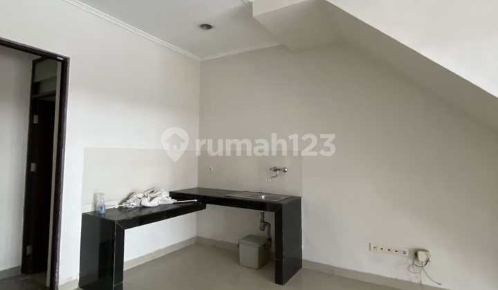 Disewakan Rumah Dua Lnatai Minimaliss Bagus 2