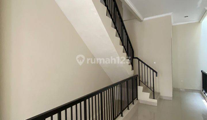  Ruko di Green Lake City 286 m² Unfurnished 1