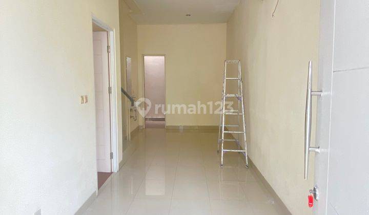 Disewakan Rumah Dua Lantaiii  Unfurnished 1