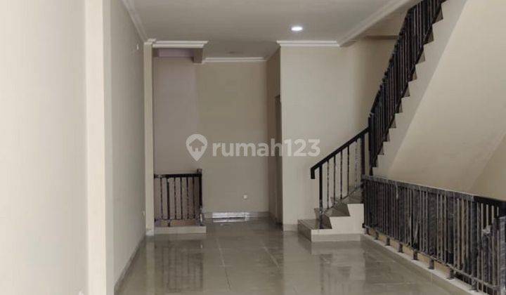  Ruko di Green Lake City 286 m² Unfurnished 2