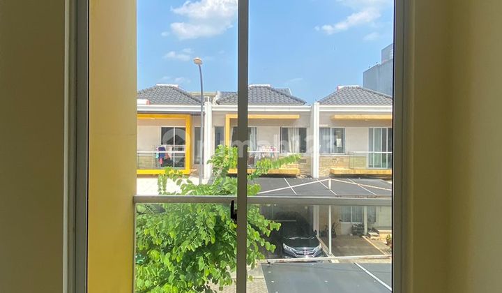 Disewakan Rumah Dua Lantai Readyy Termurah 2