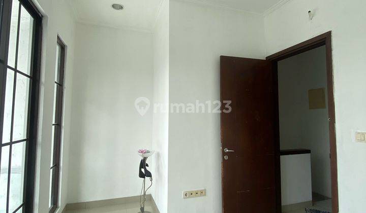 Disewakan Rumah Minimalisss Dua Lantaii SHM 2