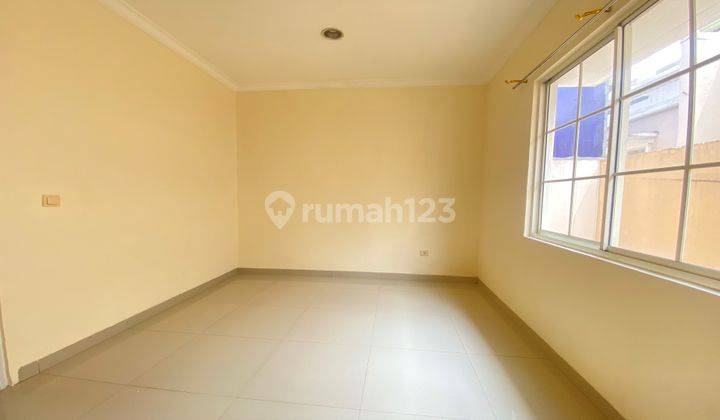  Rumah Kontrakan Unfurnished di Green Lake City 2