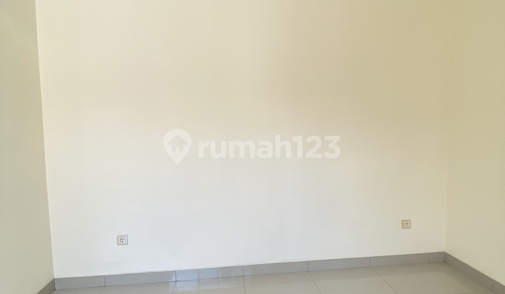 Disewakan Rumah Cluster West Europe di Green Lake City 2