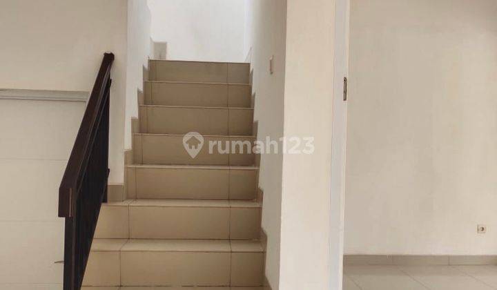 Sewa Rumah Dua Lantai Lokasi Sangat Strategisss 2