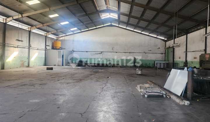 For Rent: Warehouse Daan Mogot Km 17, 1200m², Neat, Ready to Use