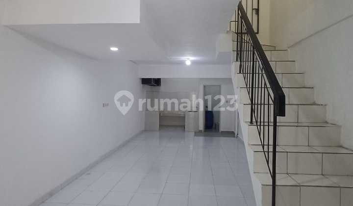 Disewakan Rumah Taman Palem 2Kt , 2Lantai , Rapi Siap Huni