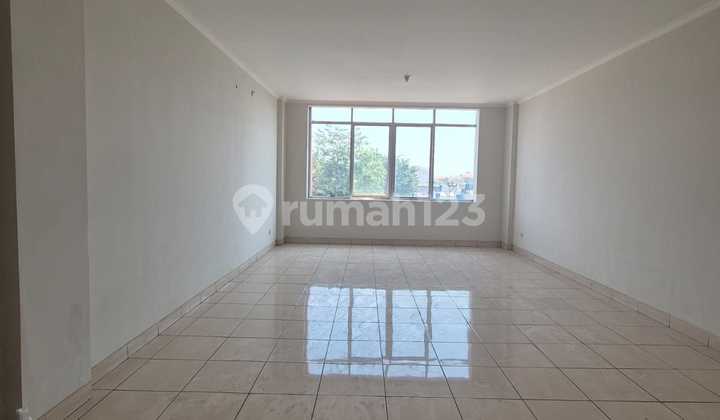 Disewakan Ruko Kalideres Gandeng 3 , Hook / Badan , 4 Lantai , Rapi Siap Pakai 2