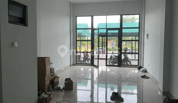 Disewakan Ruko Citra 8 Hadap Danau 2lantai , Cocok Utk Resto Dll