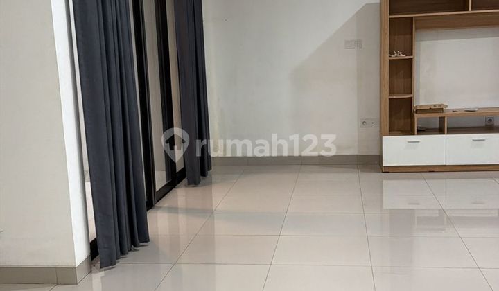 For Rent Dallas Cluster House in Pik2, Semi-furnished, 3+1 Bedrooms, Neat and Ready to Live In 2