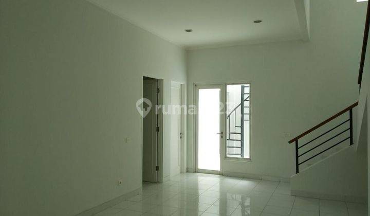 Rumah 2 Lantai Bagus Unfurnished di Cluster Topaz, Tangerang 2