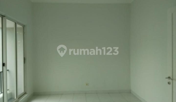 Rumah 2 Lantai Bagus Unfurnished di Cluster Topaz, Tangerang 10