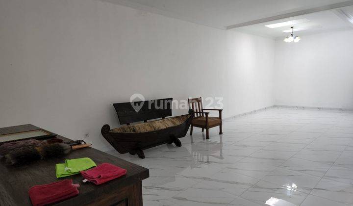 Rumah Dijual Gaya Classic Style Sektor 1b Gading Serpong 3