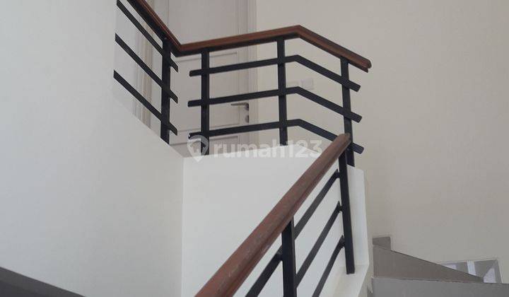 Sewa Rumah Turquoise Pondok Hijau Golf Good View 4