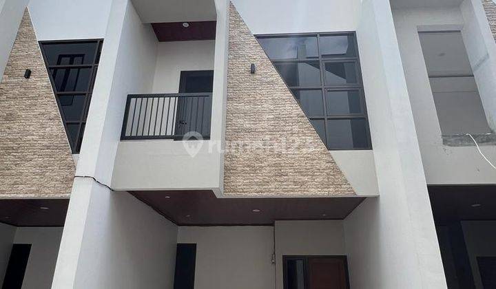 Rumah 3 Lantai SHM Utan Kayu Matraman Jl Pramuka Jakarta Timur 1