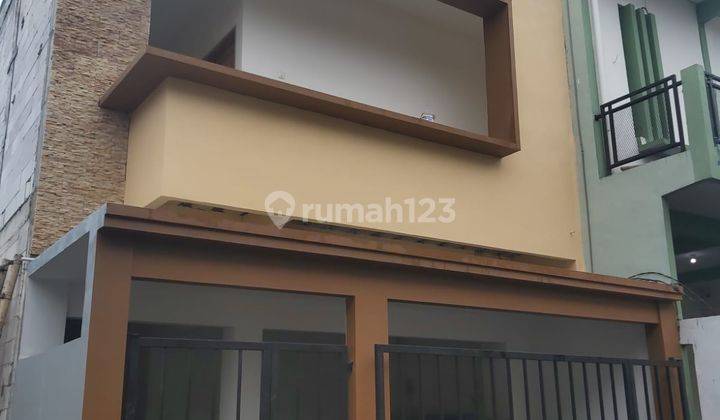 Rumah 2 Lantai cocok untuk usaha kost Baru Siap huni 1