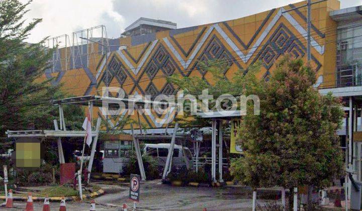 GEDUNG EX SHOPINGMART PINGGIR JL MT HARYONO BALIKPAPAN 1