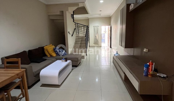 Rumah 3 Lantai Siap Huni