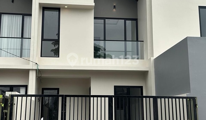 Rumah Meruya Utara Baru