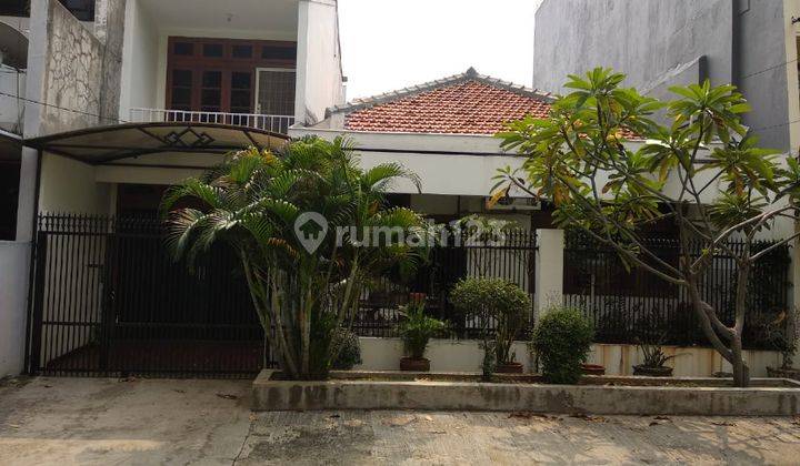 Rumah Siap Huni Depan Taman @Tomang  1