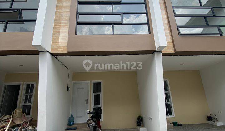 Rumah Siap Huni @Tomang Jakarta Barat  1