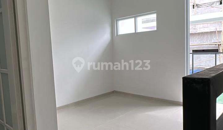 Rumah Baru di Tanjung duren, 3 KT, SHM, Bebas Banjir