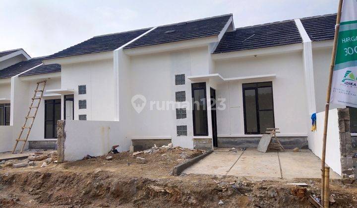 RUMAH CANTIK MURAH DP 3 JUTA TIDAK BANJIR DEKET KAWASAN MM2100 3