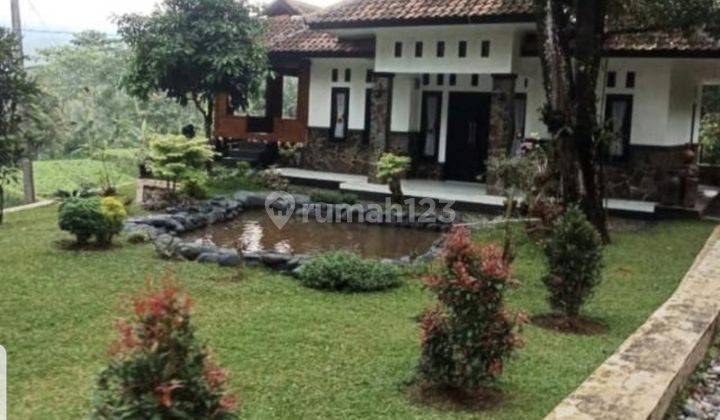 Rumah Villa + Kolam Ikan Pemandangan Bagus Dijual Murah di Purwakarta 1