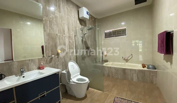 Luxury House and Contents for Sale Near Public Facilities in Purwakarta City