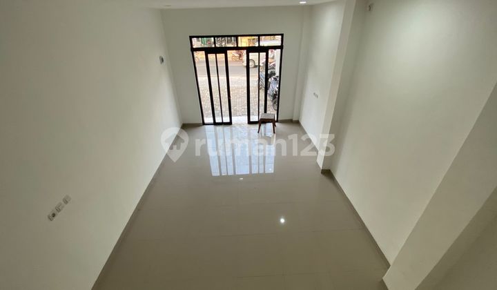 For Sale: Strategic Location Shop House in the Center of Purwakarta City Near Toll Exit 2