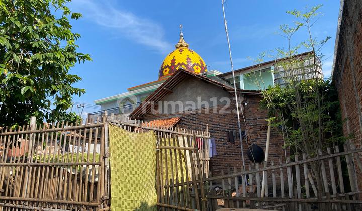 For Sale 2 Houses and 8 Fully Furnished Rental Units in Jomin Cikampek Karawang. 2