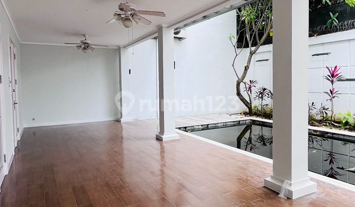 Ready-to-Occupy Townhouse for Rent in Kemang Complex Ready-to-Occupy Townhouse for Rent in Kemang Complex