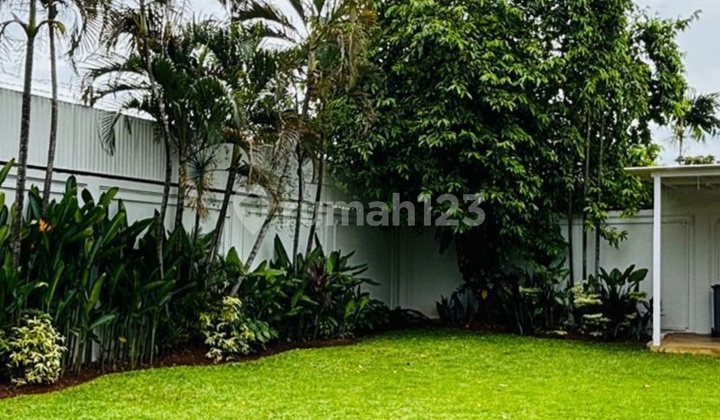 Rumah Besar Dalam Kompleks Siap Huni Strategis Disewakan 2