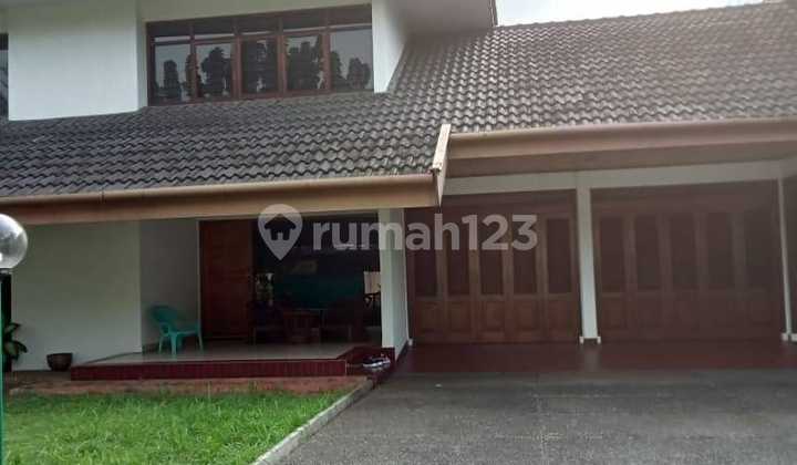 Rumah Besar Siap Huni Strategis Nyaman Dan Aman Dijual 