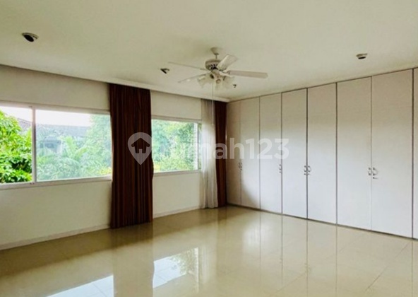 Ready-to-Occupy Villa for Rent in Strategic Puri Sakti Complex