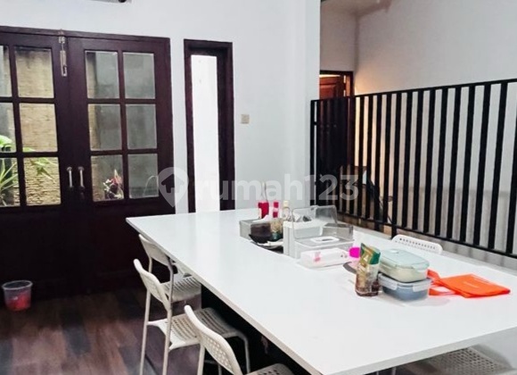 Strategic Large House in a Complex Suitable for Investment 2