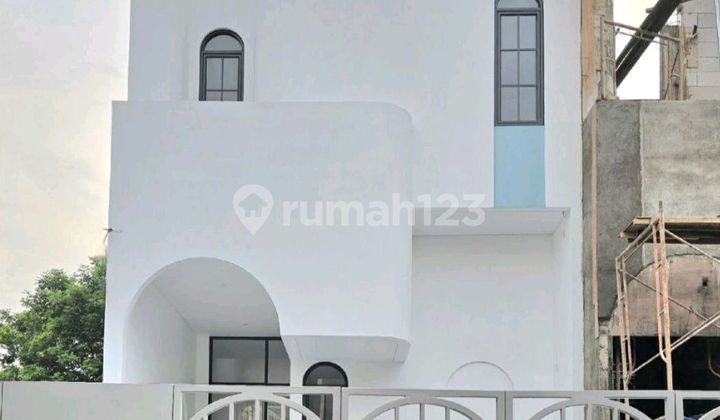 Rumah Baru Brand New Dalam Kompleks Bergaya Resort Dijual Rumah Baru Brand New Dalam Kompleks Bergaya Resort Dijual