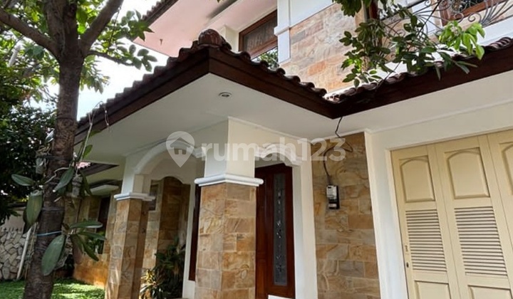 House with Strategic Swimming Pool for Rent in Cipete House with Strategic Swimming Pool for Rent in Cipete
