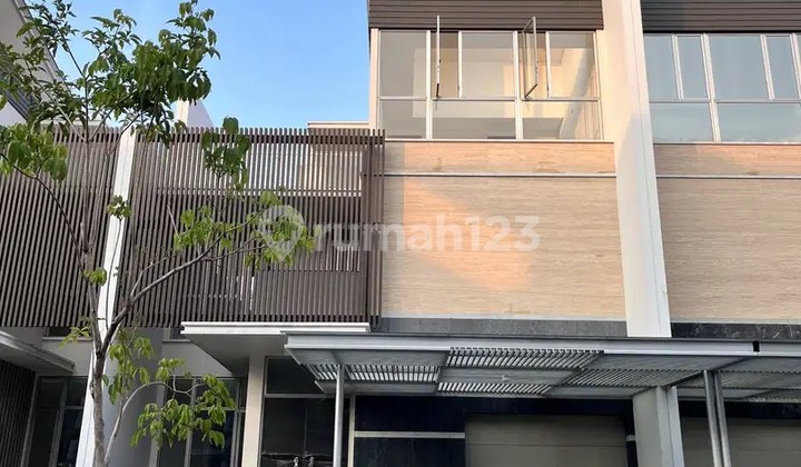 Disewakan Rumah Mewah Golf Island PIK Ukuran 10x30 4 Kamar tidur!