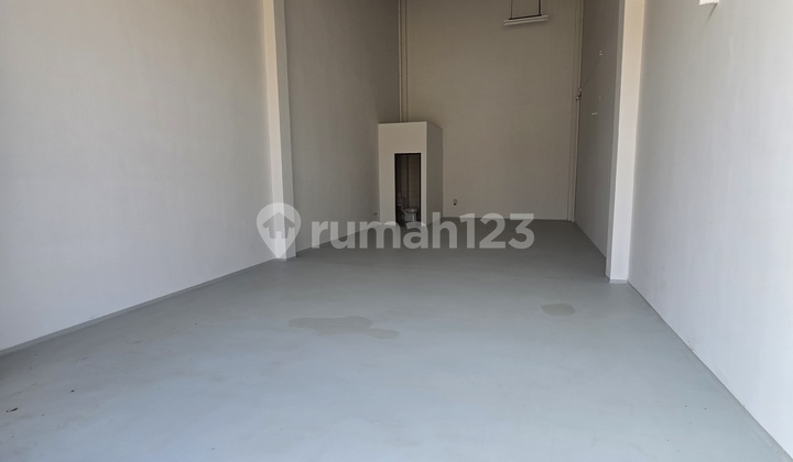 Disewakan Gudang Bizpark Pik 2 Luas 120M2 Cuma 115Juta/Tahun