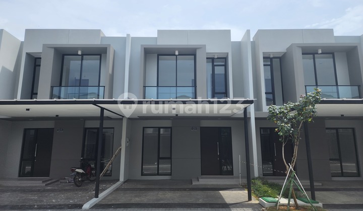 Disewakan Rumah PIK 2 Milenial Ukuran 6x12,5 3 kamar 50 Juta PAS! Disewakan Rumah PIK 2 Milenial Ukuran 6x12,5 3 kamar 50 Juta PAS!