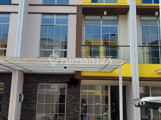 For Sale: PIK 2 Front House, Size 6x10, 3 Floors, 3 Bedrooms, Price 2.2 Billion.