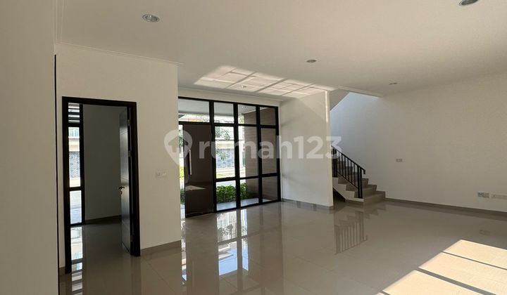 Disewakan Rumah PIK 2 Ukuran 10x20 4 kamar harga 200 Juta/tahun