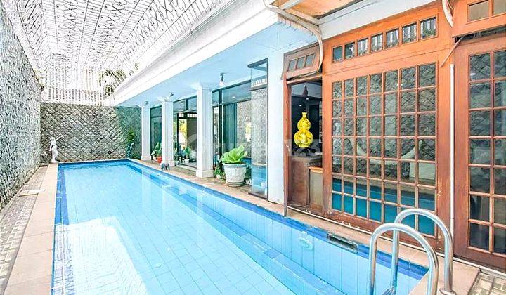 Rumah Cantik Asri Dan Terawat Di Prime Area' Menteng Jakarta Pusat  1