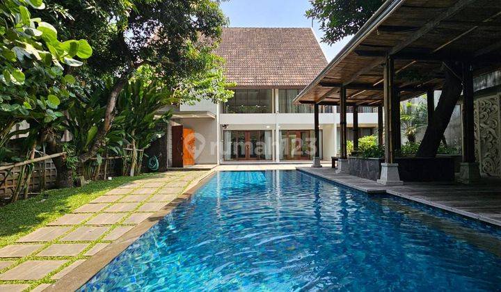 Tropical House Siap Huni Di Cilandak Jakarta Selatan  1