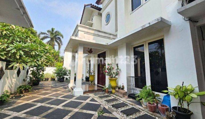 Rumah Cantik Siap Huni Di Area Kebayoran Baru Jakarta Selatan  1