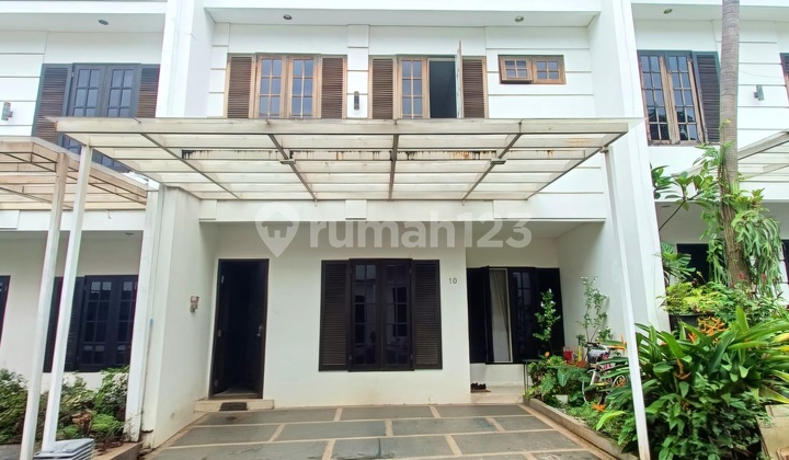 Rumah Cantik Siap Huni Dalam Town House di Lebak Bulus Jakarta Selatan
