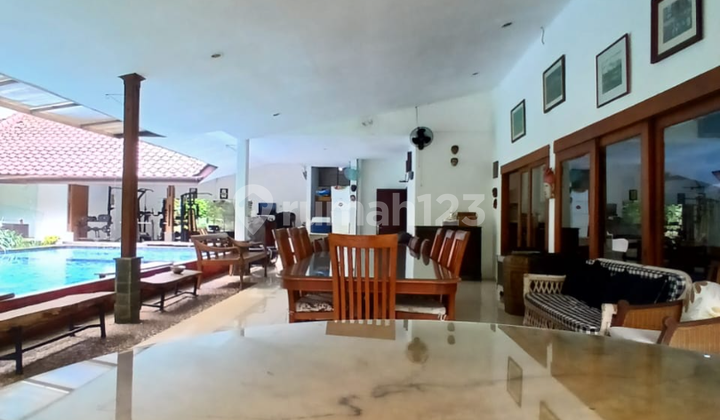 Antique House Ready for Occupancy in Cipete Area, South Jakarta Antique House Ready for Occupancy in Cipete Area, South Jakarta