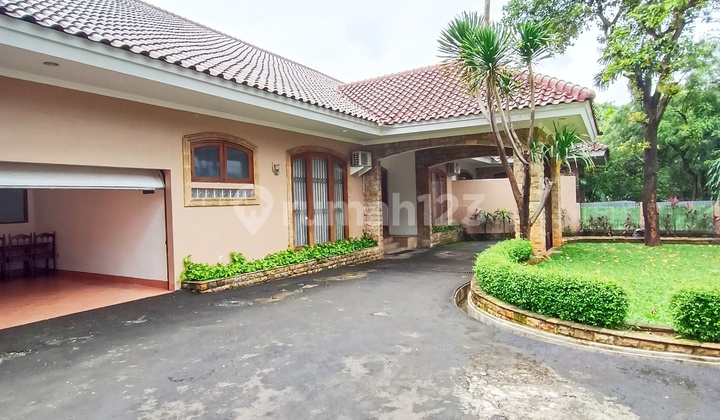 For Rent: Ready-to-Use House Suitable for Office in Jeruk Purut Ampera, South Jakarta