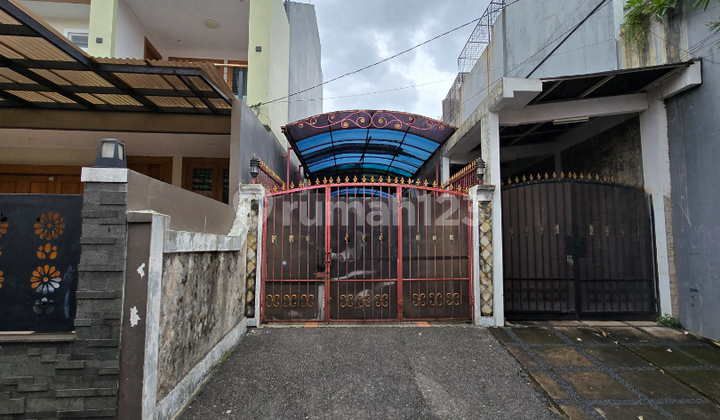 House in Strategic Location Suitable for Boarding Rooms in Cipete, South Jakarta 1